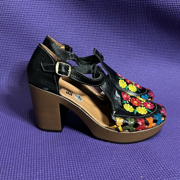 LOVIN’ CAMI ARTESANIAS CLOGS - Picture 3 of 6